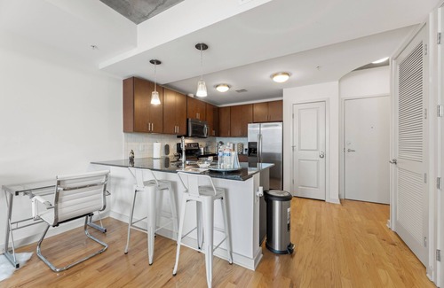 Midtown Condo | Entire Space! 1BR/1BA Condo King Bed & Free Parking! City Views! Safe Space