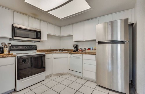 Las Vegas House | Entire Townhouse/2BD/2 King Exclusively/12min to Strip