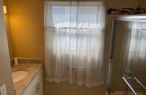 El Monte Apartment | Entire Urban House Getaway Newly Remodeled