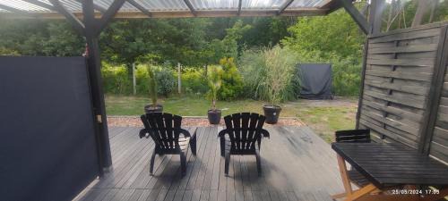 Aureilhan House | EntreLac&Océan2 - Chambre d'hôtes-Entrée et Terrasse privée - cyclotouristes et motards bienvenus