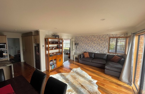 Wanaka House | Enviable downtown Wanaka location. Room for up to 9 guests