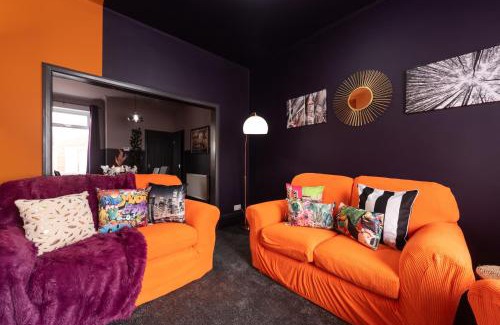 Hull House | Ephphatha 4 Beds Central A63 3 Bedrms Free Wifi - Close to HRI and MKM Stadium