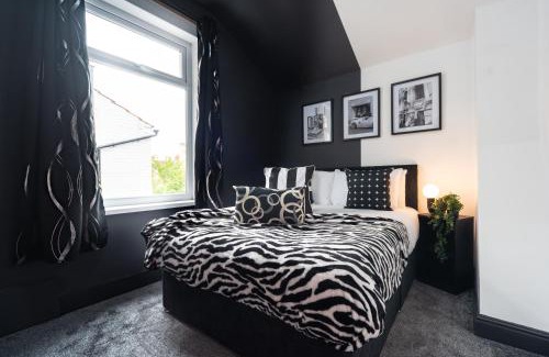 Hull House | Ephphatha 4 Beds Central A63 3 Bedrms Free Wifi - Close to HRI and MKM Stadium