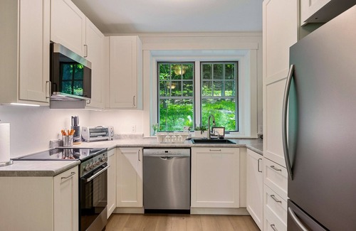 Ephraim House | Ephraim Fall Escape | Walk to Bay, Shops & Wilson’s