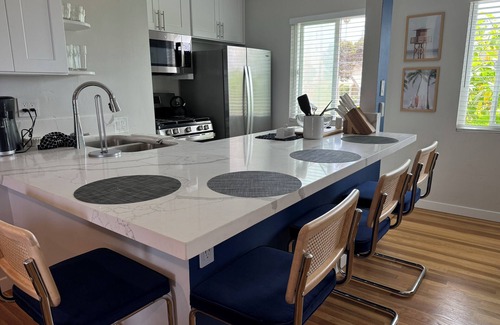 Village of La Jolla Apartment | EPIC 2-bedroom apartment/Steps to beach/AC and WiFi/Just Remodeled