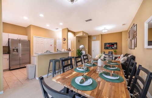 Kissimmee House | Epic Arty Retreat near Disney