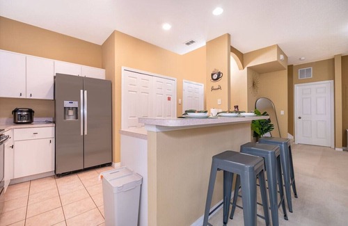 Kissimmee House | Epic Arty Retreat near Disney