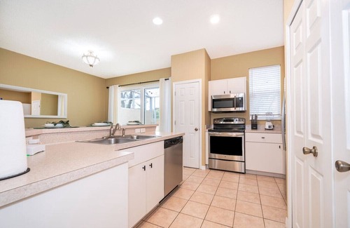 Kissimmee House | Epic Arty Retreat near Disney