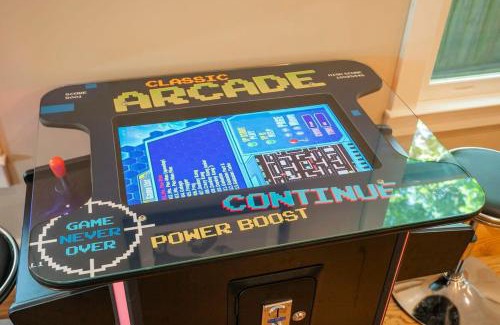 Inglewood House | Epic Deck 4 Miles to DWNTN Arcade Games & More
