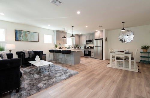 Atwater Village House | Epic House Near Griffith Observatory