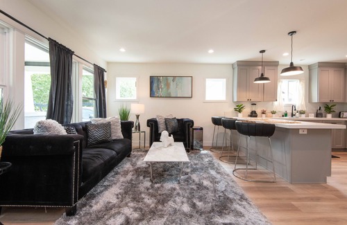 Atwater Village House | Epic House Near Griffith Observatory
