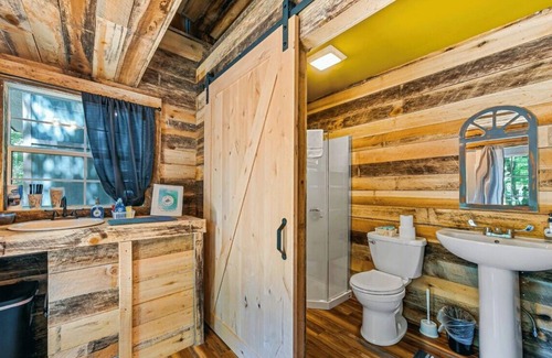 Erwin Cabin | EPIC Rafting Resort Compound | Sleeps 75| East TN