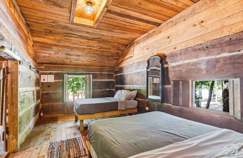 Erwin Cabin | EPIC Rafting Resort Compound | Sleeps 75| East TN