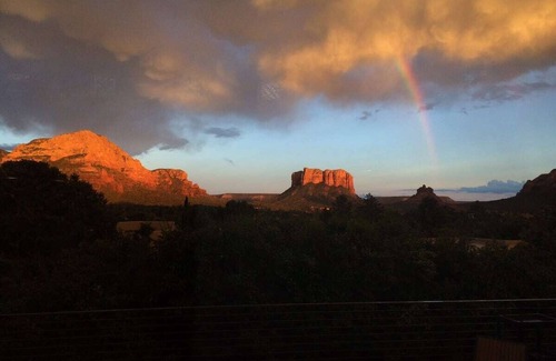 Sedona House | Epic Red Rock Panoramas Featuring Cathedral Rock