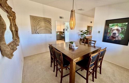 Joshua Tree House | Epic Views, Huge House, Acres of J-Trees to explore + Hot Tub, Pool, AC & Golf!