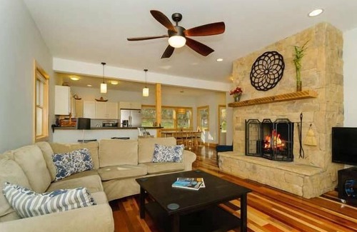 Asheville House | Epic Views! Immaculate Modern Cabin Just 10 Min. From Downtown!