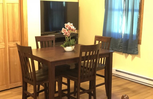 Pleasant Mount Cottage | Equestrian House- Brandenburger Suite