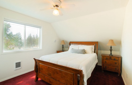 Sisters Cabin | Equipped for work & play