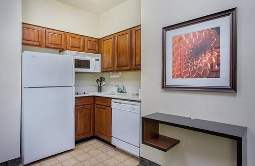 Downtown Chattanooga Condo | Equipped Suite in Downtown Chattanooga | Free Breakfast + Pool Access