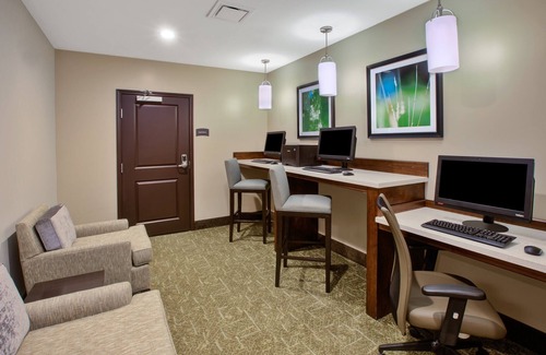 Benton Harbor Condo | Equipped Suite Near I-94 | Free Daily Breakfast, Indoor Pool + Fitness Center