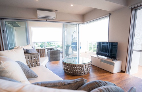 Okinawa House | erase / Nanjo Okinawa