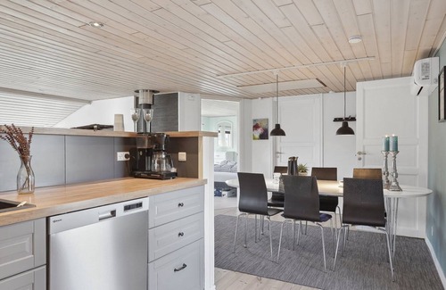 Hou House | "Erhardt" - 800m from the sea by Interhome