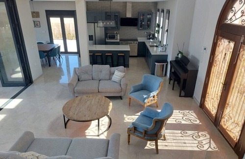 Fuente Alamo de Murcia Villa | Exclusive front line golf villa overlooking the 18th hole