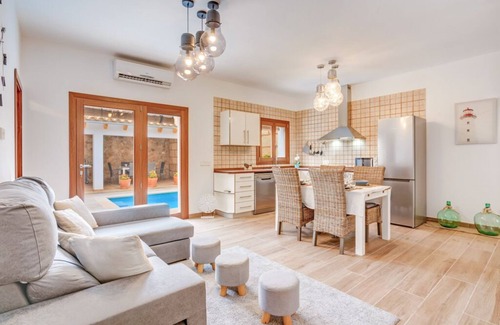 Vilafranca de Bonany House | Es Trast: Wifi, pool and private terrace.