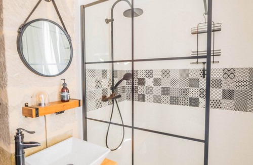 Brive-la-Gaillarde Apartment | Escale de Dali - Appartement 1 pièce