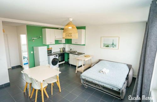 Maisons-Alfort Apartment | Escale-marne fr - 201 - Free Parking - Free Luggage Storage - Metro 8 Eiffel Tower - All equipped - Linen Included - Washing Machine - Luxury Emma Mattress 160X200 - Panoramic View - From 1 to 6 guests