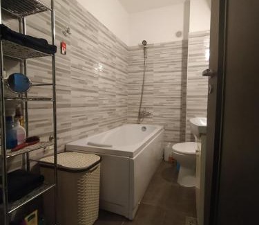 Iasi Apartment | Escapadă în Iași - Apartament spațios cu balcon și parcare