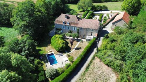 Autun Bed & Breakfast | Escapade luxe au Moulin Renaudiots - Refuge cosy & vin au coin du feu