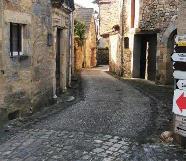 Capdenac-Le-Haut Apartment | Escapade médiévale à Capdenac-le-Haut