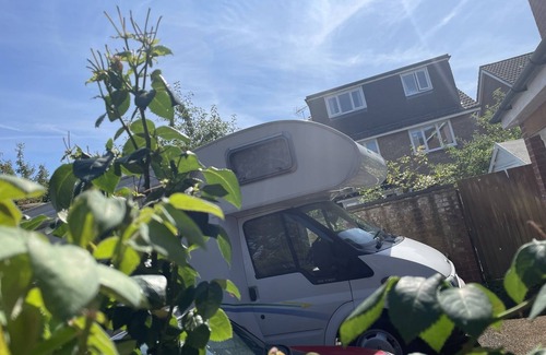 Chichester House | Escape in a Flash! Private motorhome in beautiful AONB