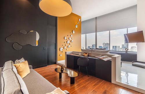 Santa Fe Apartment | Escape Master Suite by Kukun