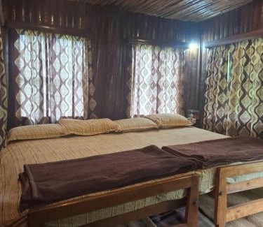 Kanthalloor House | Escape Natural Farm stay - Loghouse