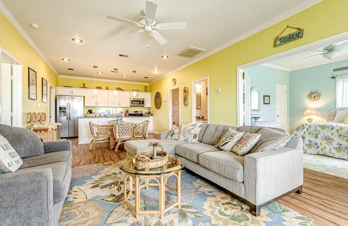 Port Bolivar House | Escape | Steps to Beach | Large Deck | Group Ready