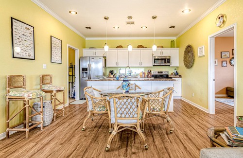 Port Bolivar House | Escape | Steps to Beach | Large Deck | Group Ready