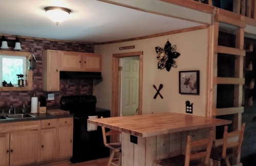 Center Ossipee Cottage | Escape to a cozy getaway in the White Mountains! Bonus: free early check-in!