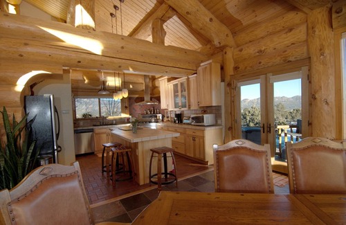 Buena Vista Cabin | Escape to an Extraordinary Log Home, amazing views, hot tub, secluded, tranquil