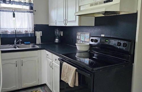 Eastward Look House | Escape to beautiful Narragansett this summer and enjoy a relaxing beach getaway!