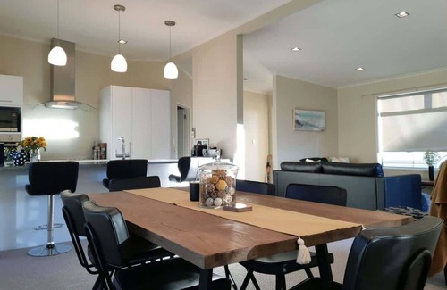 New Plymouth House | Escape To Buller - enjoy a relaxed holiday vibe