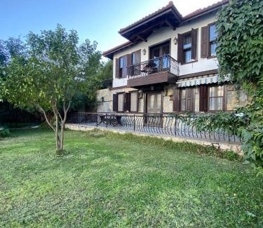 Alanya Villa | Escape to History in a Stunning Stone House with Garden and Sea View in the Heart of Alanya