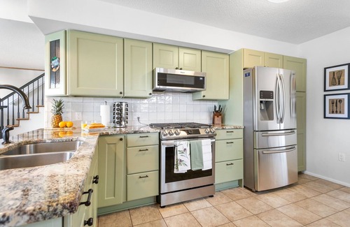 Fennville House | Escape to Hutchins Lake