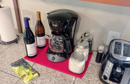 Shelby Cottage | Escape to Lake Michigan Holiday: Private Beach, Silver Lake ORV Park, and Wi-Fi!