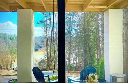 Blairsville Apartment | Escape to Lakeview Mountain Inn, serene lakeside beauty.