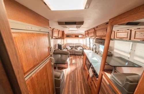 Goreville House | Escape to Nature: Lake of Egypt Airstream Stay with Hiking and Wineries Nearby