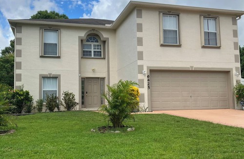 Port Saint Lucie House | Escape to Nature for the whole family