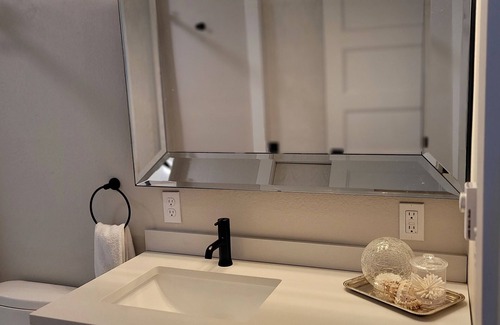 Eatonville House | Escape to Ohop Oasis, a lakeside Retreat nestled in the foothills of Mt. Rainier