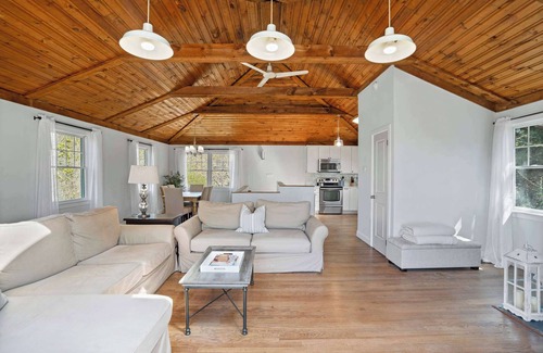 Baiting Hollow House | Escape to Paradise: Steps to Beach & Spacious Deck